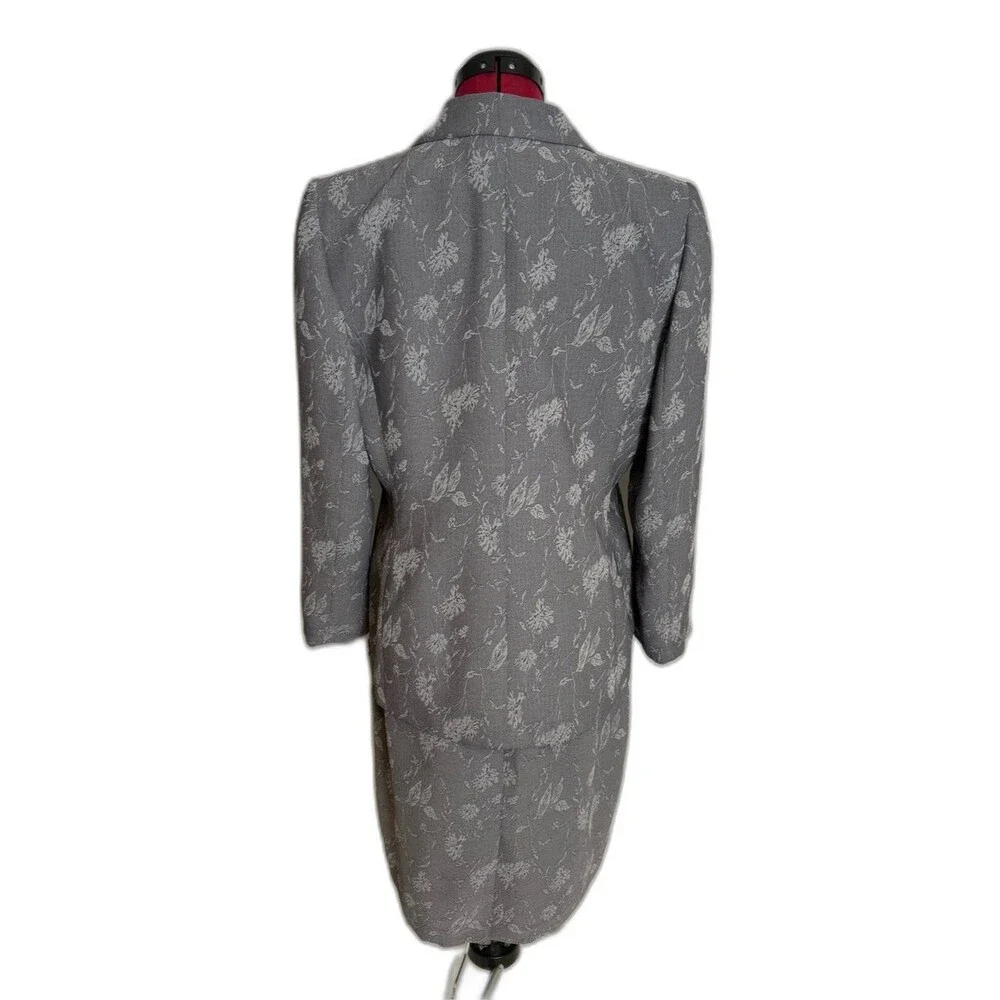 NWT Le Suit Skirt Suit Woman's Size 14P Grey Floral 2-Piece Set Blazer & Skirt